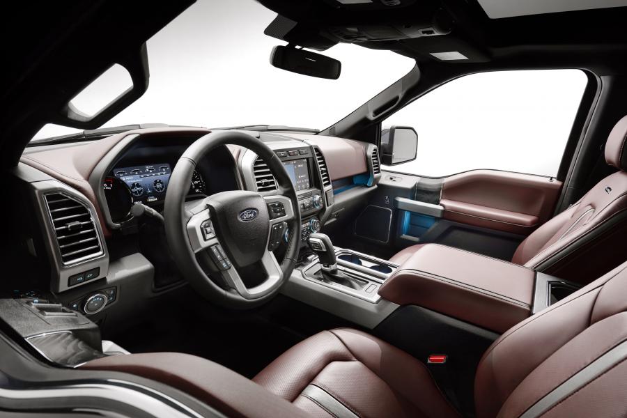 Интерьер Ford F-150 Platinum SuperCrew 2017 года  (фото 4 из 6)